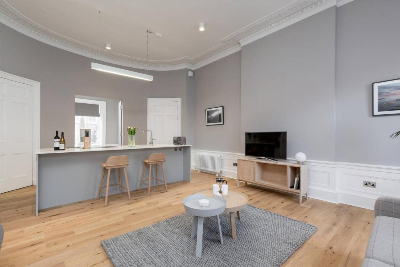 Joivy Spacious And Bright 1bed Apt, Short Walk From Princes Street * EDI
