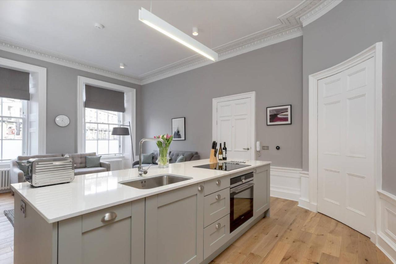 Joivy Spacious And Bright 1bed Apt, Short Walk From Princes Street Appartement EDI