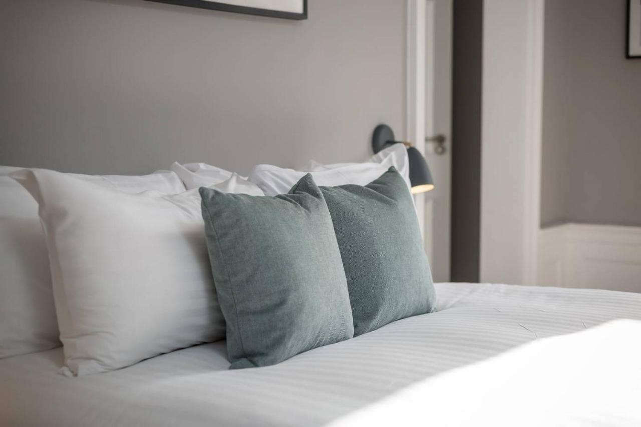 Joivy Spacious And Bright 1bed Apt, Short Walk From Princes Street EDI